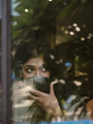 Sarika Sabah Instagram - Evenings taste better with coffee and quiet thoughts ☕✨
📸 - @purnophotographyofficial