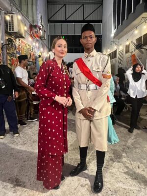 Sasha Saidin Instagram - 🎶 🎶 🎶 

One with Sarjan Hassan. 

Just found out my favourite P.Ramlee song is the only P.Ramlee song on the Sarjan Hassan soundtrack. Huh. 

#JalanNegaraKita #MalamAmbangMerdeka #MalamLagenda
#SenimanAgungNegaraPRamlee #MelawatiSymphonyOrchestra #TheOneAcademy #VibesAndBeatsAcademy 

#ELITE #Elite25Concert #20Sept2025 #PlenenaryHall #KualaLumpurConventionCentre #LightsCameraAction #ELITEWarriors 

#ADashOfSash💋
#CommittedToTheCelopians 
#DiaryOfADevotedDomesticatedDabawi 
#TheElusiveFairytaleOfTheHalfBloodPrincessSayang