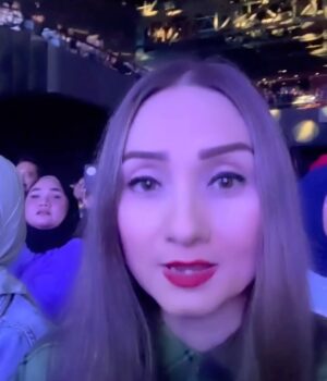 Sasha Saidin Instagram - 🤩🤩🤩🤩🤩🤩🤩

Well done @4u2cofficial for a great concert last night!!! You guys brought us back to the 90’s!!!! 3 words… Yow. Chuan. Plaza. Lol. Thanks to @dacdatoac for giving @eliteofficialmy a shoutout too during the finale… “ELITE in da houseeee!!” Woot! Woot! 👏🏻👏🏻👏🏻

p/s @momlifesaidso Syirin (Jaja Msteen) you were sorely missed but @shankeyjtee and Dila did a fantastic job! 👍🏻👌🏻

#KamiGengLot10TungguIntrakota #BukitBintangGirlsSchool

#ELITE #Elite25Concert #20Sept2025 #PlenenaryHall #KualaLumpurConventionCentre #LightsCameraAction #ELITEWarriors 

#ADashOfSash💋
#CommittedToTheCelopians 
#DiaryOfADevotedDomesticatedDabawi 
#TheElusiveFairytaleOfTheHalfBloodPrincessSayang