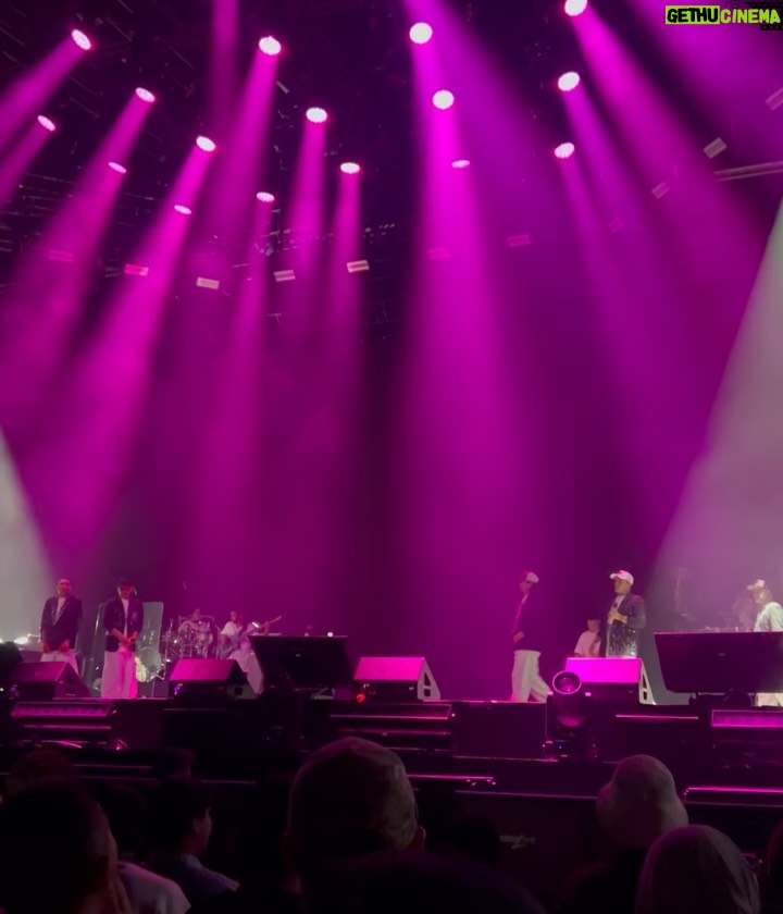 Sasha Saidin - 480 Likes - 🤩🤩🤩🤩🤩🤩🤩

Well done @4u2cofficial for a great concert last night!!! You guys brought us back to the 90’s!!!! 3 words… Yow. Chuan. Plaza. Lol. Thanks to @dacdatoac for giving @eliteofficialmy a shoutout too during the finale… “ELITE in da houseeee!!” Woot! Woot! 👏🏻👏🏻👏🏻

p/s @momlifesaidso Syirin (Jaja Msteen) you were sorely missed but @shankeyjtee and Dila did a fantastic job! 👍🏻👌🏻

#KamiGengLot10TungguIntrakota #BukitBintangGirlsSchool

#ELITE #Elite25Concert #20Sept2025 #PlenenaryHall #KualaLumpurConventionCentre #LightsCameraAction #ELITEWarriors 

#ADashOfSash💋
#CommittedToTheCelopians 
#DiaryOfADevotedDomesticatedDabawi 
#TheElusiveFairytaleOfTheHalfBloodPrincessSayang
