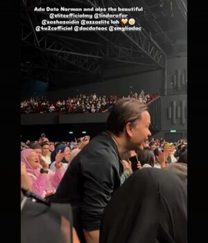 Sasha Saidin Instagram - 🤩🤩🤩🤩🤩🤩🤩

Well done @4u2cofficial for a great concert last night!!! You guys brought us back to the 90’s!!!! 3 words… Yow. Chuan. Plaza. Lol. Thanks to @dacdatoac for giving @eliteofficialmy a shoutout too during the finale… “ELITE in da houseeee!!” Woot! Woot! 👏🏻👏🏻👏🏻

p/s @momlifesaidso Syirin (Jaja Msteen) you were sorely missed but @shankeyjtee and Dila did a fantastic job! 👍🏻👌🏻

#KamiGengLot10TungguIntrakota #BukitBintangGirlsSchool

#ELITE #Elite25Concert #20Sept2025 #PlenenaryHall #KualaLumpurConventionCentre #LightsCameraAction #ELITEWarriors 

#ADashOfSash💋
#CommittedToTheCelopians 
#DiaryOfADevotedDomesticatedDabawi 
#TheElusiveFairytaleOfTheHalfBloodPrincessSayang
