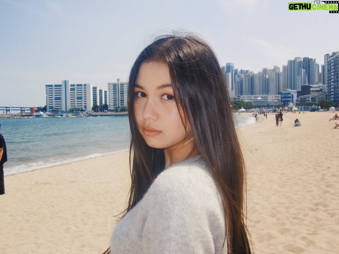 Saskia Chadwick - 290.3K Likes - 🐚🌊