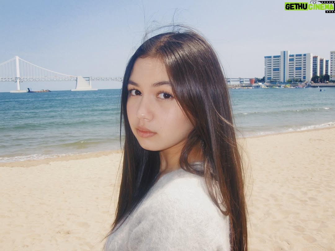 Saskia Chadwick - 290.3K Likes - 🐚🌊