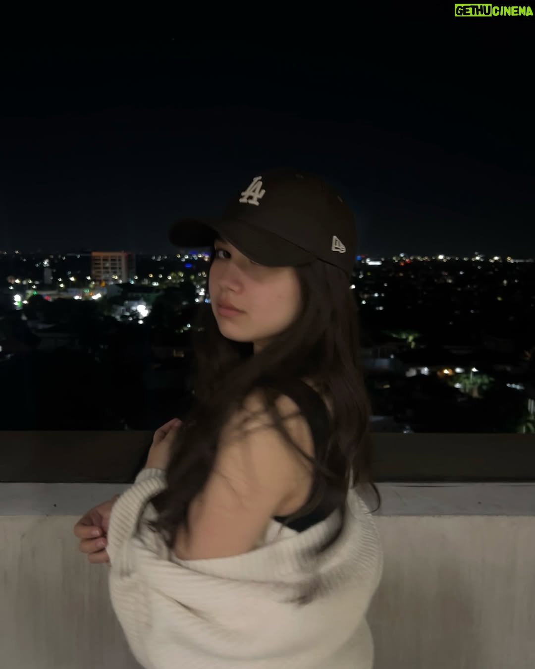 Saskia Chadwick - 228.3K Likes - 🌃