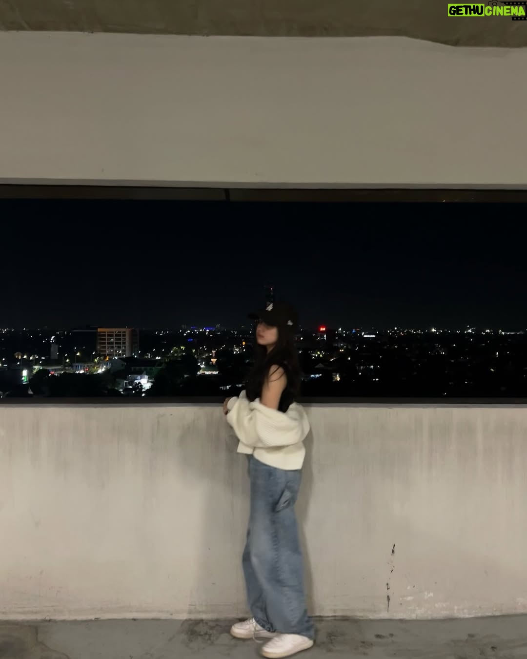 Saskia Chadwick - 228.3K Likes - 🌃