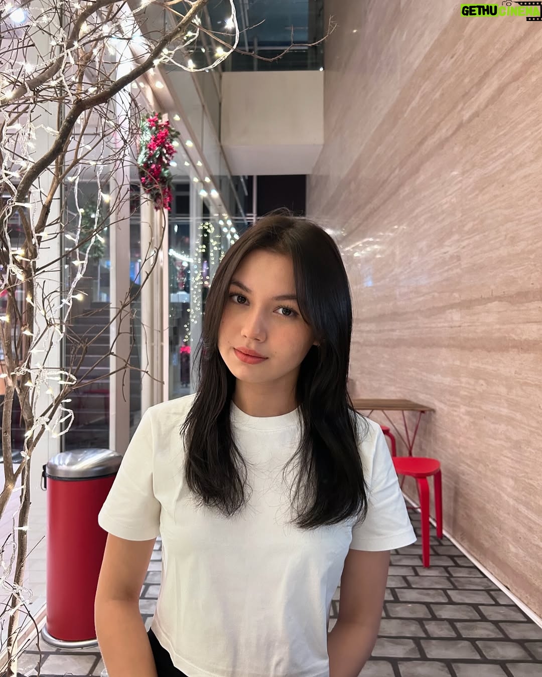 Saskia Chadwick - 225.4K Likes - Happy holidays ✨