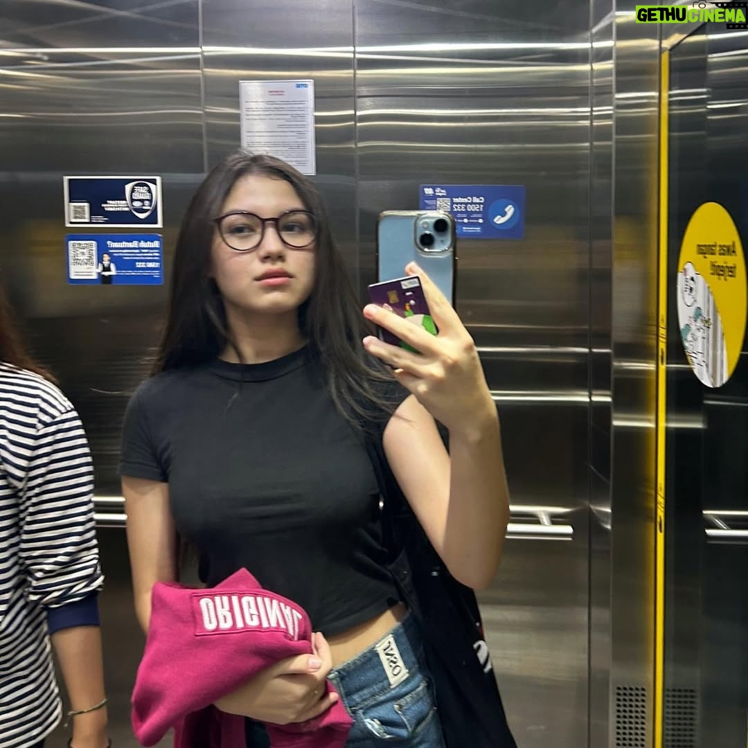 Saskia Chadwick - 419.1K Likes - some random pics cz i know u miss me <3