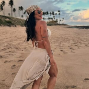 Scheila Carvalho Instagram - Reenergizada ☀️🙌🏼✨🌊