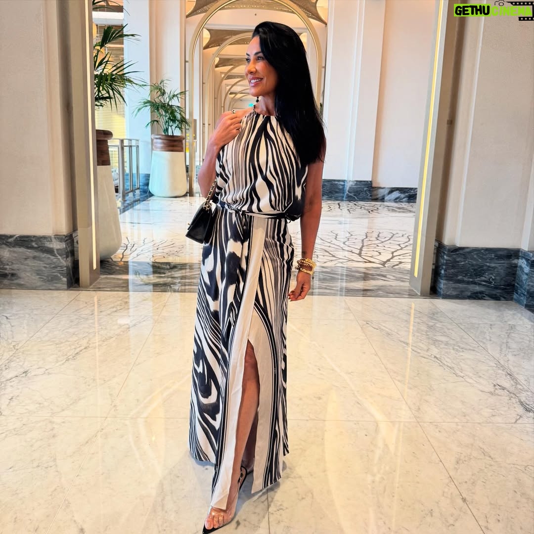 Scheila Carvalho - 51K Likes - Dump do primeiro dia de muito calor em Dubai!