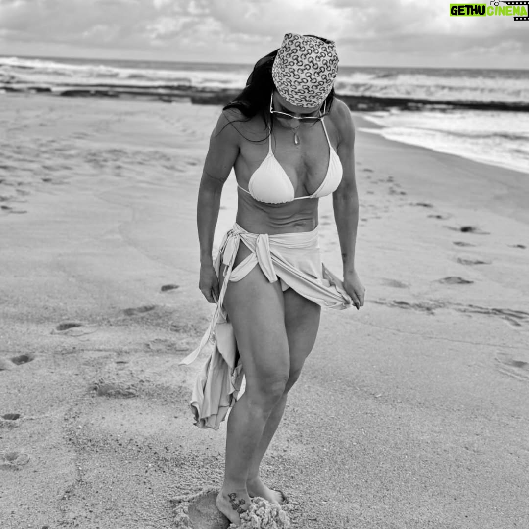 Scheila Carvalho - 64.7K Likes - Reenergizada ☀️🙌🏼✨🌊