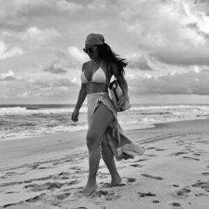 Scheila Carvalho Instagram - Reenergizada ☀️🙌🏼✨🌊