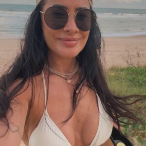 Scheila Carvalho Instagram - Reenergizada ☀️🙌🏼✨🌊