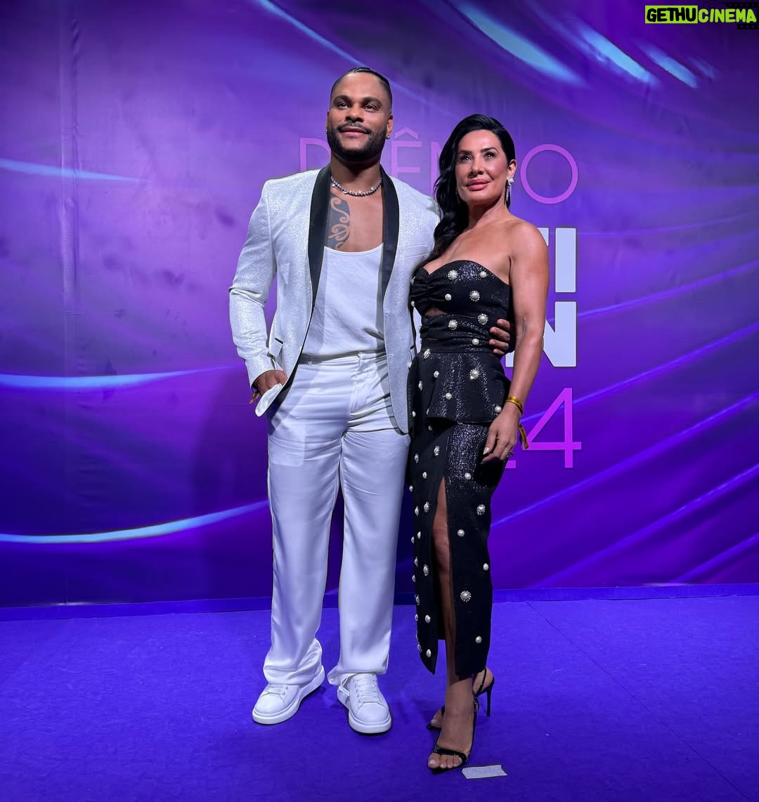 Scheila Carvalho - 55.8K Likes - Cantando pagodão baiano há 3 décadas, olha só onde eu cheguei, gente! 🥹🙏🏾 E tá só começando em! 

“Nenhuma luta é em vão” 

Deus tem grandes planos pra gente e nós não imaginamos o quão grandioso é. 

@ternos_decinel 🤵🏾
#IndicadoAoPremio #AxéePagodão
#premiomultishow @multishow @tvglobo