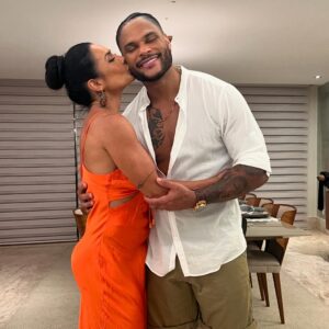 Scheila Carvalho Instagram - Agora sim!!!!!⁠Feliz aniversário, Bê!!!! Você acaba de nascer para um novo ciclo 🎂👏🏼😍
Com muita alegria  vamos celebrar esta data tão especial. E que os seus dias sejam repletos da mesma felicidade que você me proporciona, do mesmo entusiasmo e alegria de viver compartilhando comigo cada instante! Celebrar mais um ano ao teu lado é um privilégio que me enche de alegria e gratidão. Que a felicidade contagiante que você emite chegue a todos ao seu redor e que  Deus te presenteie com tudo de mais maravilhoso que você merece!!! Te Amo minha vida!
🎉🍾🥳🥂🎂🕺 Gratidão Deus!!!!!!

#bdaydopai #bdaytonysalles #Saude  #Amor #PAZ  #SABESORIA