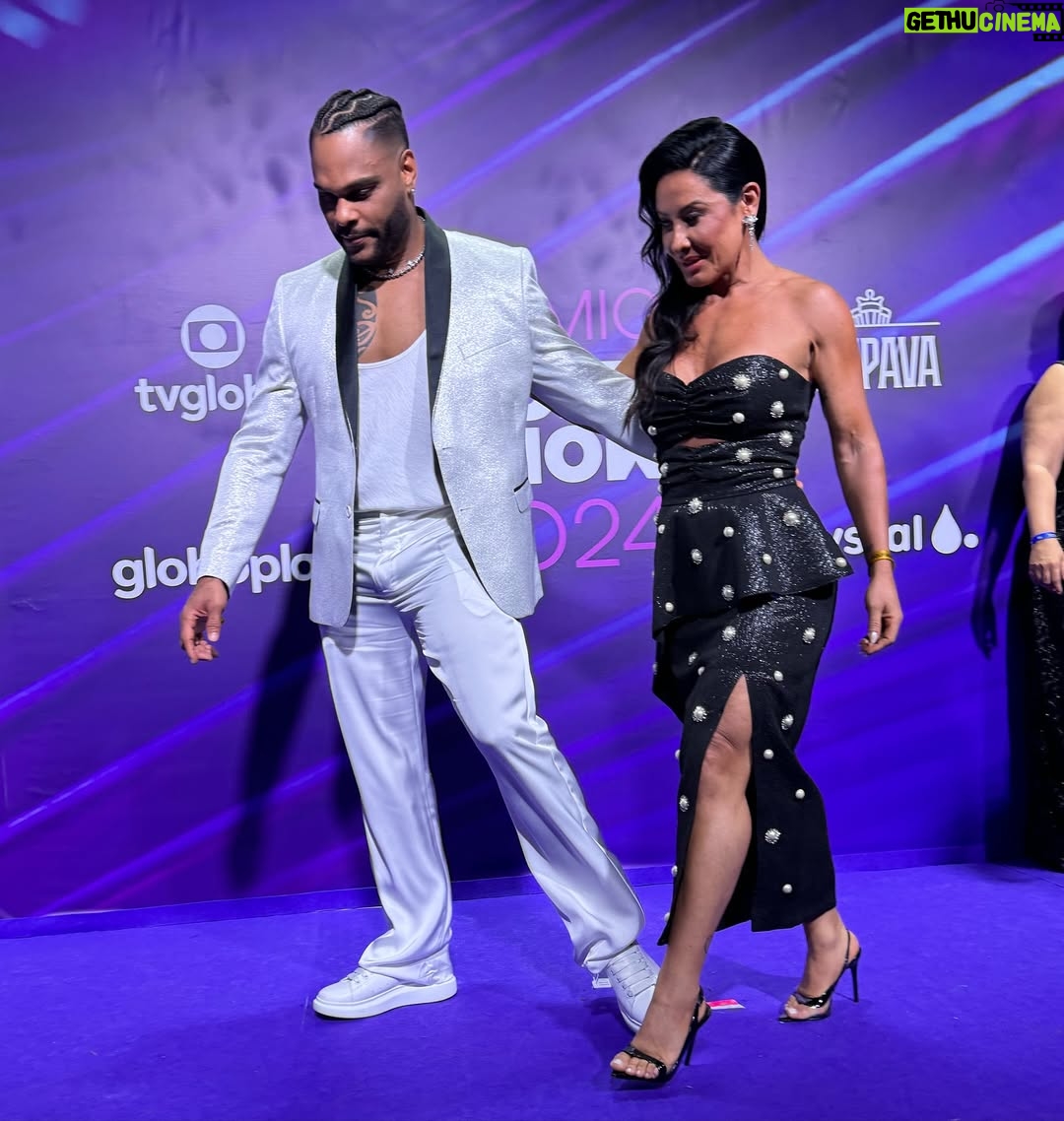 Scheila Carvalho - 55.8K Likes - Cantando pagodão baiano há 3 décadas, olha só onde eu cheguei, gente! 🥹🙏🏾 E tá só começando em! 

“Nenhuma luta é em vão” 

Deus tem grandes planos pra gente e nós não imaginamos o quão grandioso é. 

@ternos_decinel 🤵🏾
#IndicadoAoPremio #AxéePagodão
#premiomultishow @multishow @tvglobo