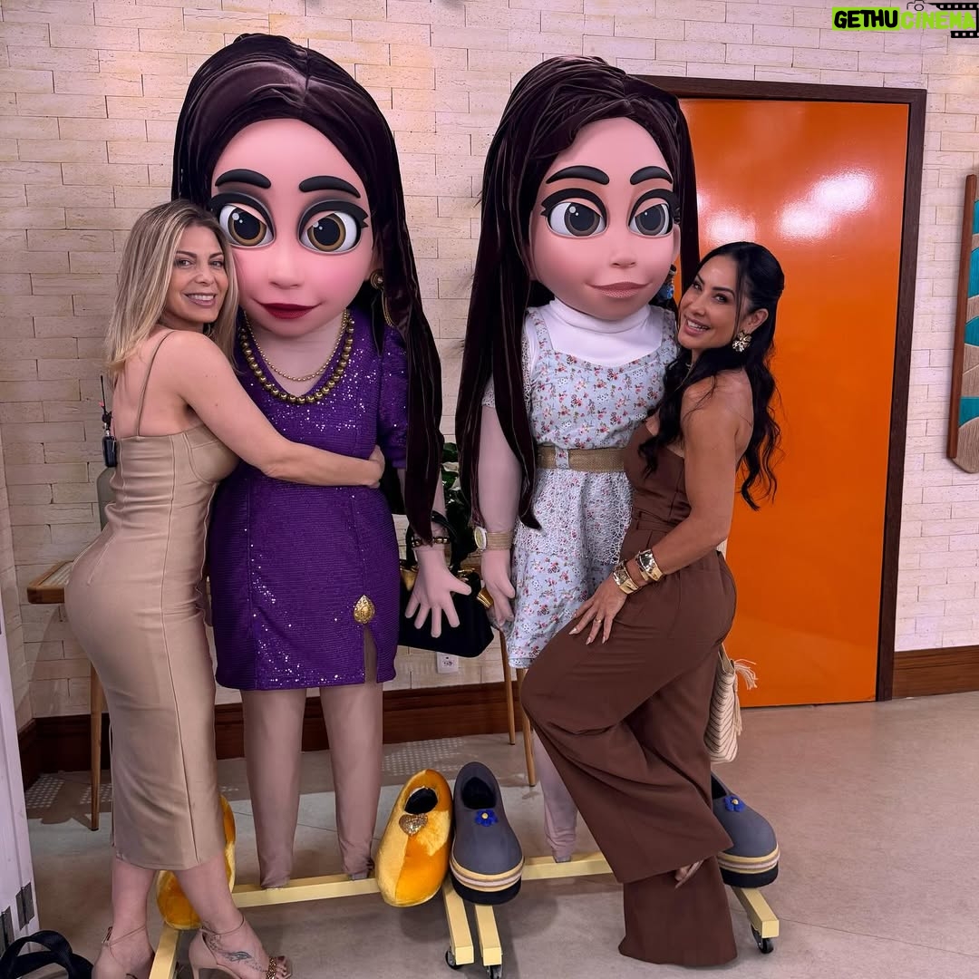 Scheila Carvalho - 45.7K Likes - Que papo gostoso no @maisvocefcoficial !!
Com @tati ! Quem estava ligadinho ?
Bateu saudade da Ruth e Raquel 😍❤️! Foi uma experiência incrível !!!