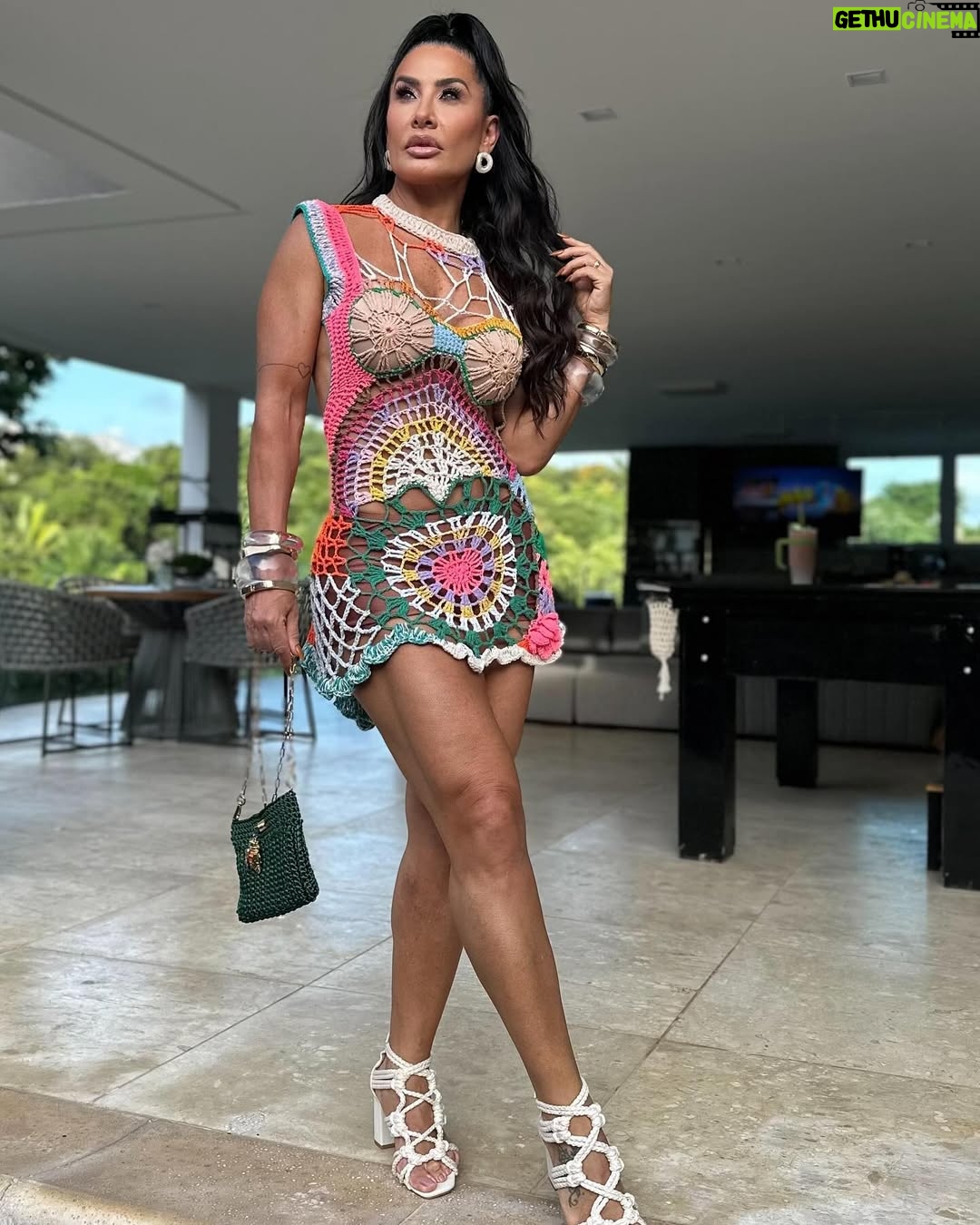Scheila Carvalho - 106.9K Likes - Pronta pra curtir o ensaio do Pai  @tonysallescantor 

Look: @gabriela_trabuco 
@mariebeachbr 
@fabianajoias_ 
Beleza: @mattheusaraujo 
Shoes @dimyoficial
