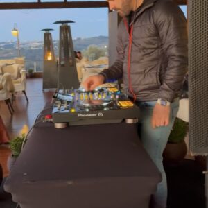 Scheila Carvalho Instagram - Um resumo da semana  que passamos em Gramado e  em Bento Gonçalves ( Vale dos Vinhedos) .  Tudo  maravilhoso! Cidade linda, Hotel, comida… e os vinhos gaúchos ? Gente!!! Estamos encantados!  O frio que tava de lascar 😂🥶, mas a recepção  carinhosa  dos gaúchos  aqueceu  nossos corações ! Com certeza voltaremos  mais vezes né B @tonysallescantor ? 
#turistandoemgramado #turismonors