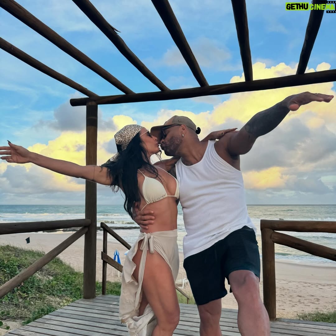 Scheila Carvalho - 77.7K Likes - Agora sim!!!!!⁠Feliz aniversário, Bê!!!! Você acaba de nascer para um novo ciclo 🎂👏🏼😍
Com muita alegria  vamos celebrar esta data tão especial. E que os seus dias sejam repletos da mesma felicidade que você me proporciona, do mesmo entusiasmo e alegria de viver compartilhando comigo cada instante! Celebrar mais um ano ao teu lado é um privilégio que me enche de alegria e gratidão. Que a felicidade contagiante que você emite chegue a todos ao seu redor e que  Deus te presenteie com tudo de mais maravilhoso que você merece!!! Te Amo minha vida!
🎉🍾🥳🥂🎂🕺 Gratidão Deus!!!!!!

#bdaydopai #bdaytonysalles #Saude  #Amor #PAZ  #SABESORIA