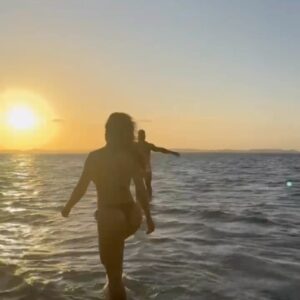 Scheila Carvalho Instagram - Agora sim!!!!!⁠Feliz aniversário, Bê!!!! Você acaba de nascer para um novo ciclo 🎂👏🏼😍
Com muita alegria  vamos celebrar esta data tão especial. E que os seus dias sejam repletos da mesma felicidade que você me proporciona, do mesmo entusiasmo e alegria de viver compartilhando comigo cada instante! Celebrar mais um ano ao teu lado é um privilégio que me enche de alegria e gratidão. Que a felicidade contagiante que você emite chegue a todos ao seu redor e que  Deus te presenteie com tudo de mais maravilhoso que você merece!!! Te Amo minha vida!
🎉🍾🥳🥂🎂🕺 Gratidão Deus!!!!!!

#bdaydopai #bdaytonysalles #Saude  #Amor #PAZ  #SABESORIA