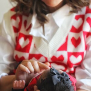 Searha Asghar Instagram - And we are happy to announce the name of our little princess 
Illiyeen Murtaza!!

Photography @amnas.photography