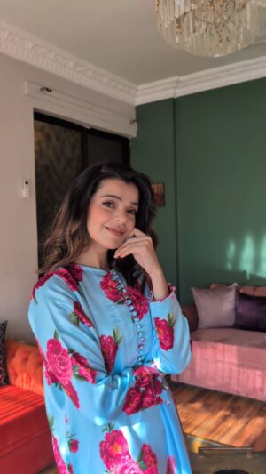 Searha Asghar Instagram - Sadqa utara kero!! 

Wearing @reetclothing_ 

#mood #happy #love #colors