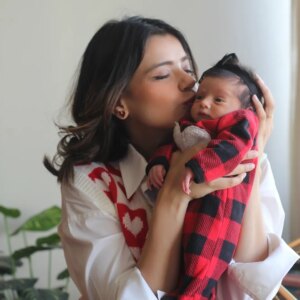 Searha Asghar Instagram - Happy mother's day to every mom. May Allah give us good health so we can keep our little ones healthy!
