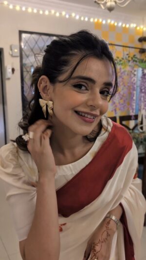 Searha Asghar Instagram - Tum ruko Zara...

Saari @thesaarigirl 

#saari #love #happy #mood #life #eidmubarak