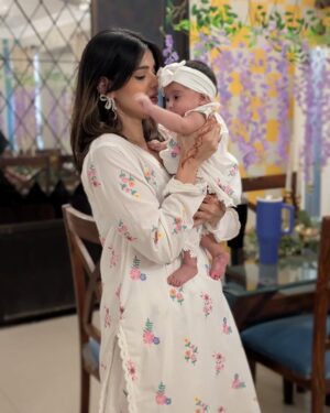 Searha Asghar Instagram - Eid Mubarak to you and your Family! 

Mommy and me @minikins.pk 

#Eid #Eidmubarak #lifestyle #festive #Mood
