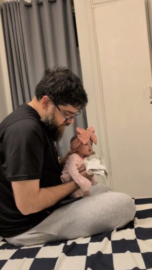 Searha Asghar Instagram - Burping duties with Illiyeen  ft @lala_umer29 🥰

#mood #happy #newborb #love #baby