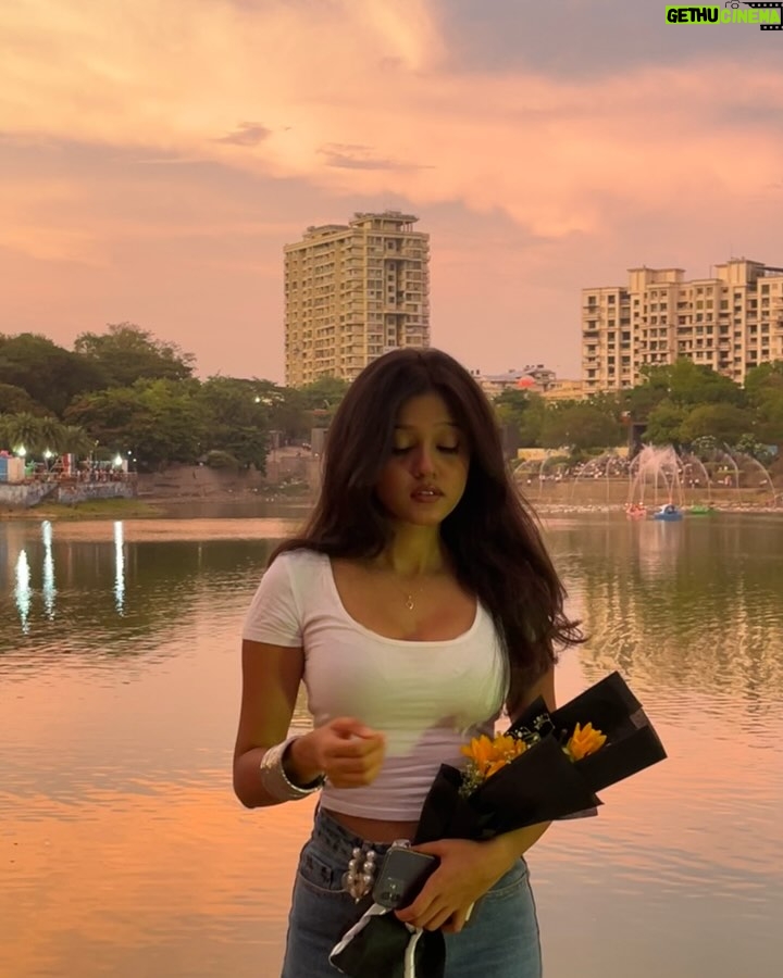 Sejal Jadhav - 20.7K Likes - 🌻🎀
.
.
.
#raw #unfiltered #fyp #fypシ #foryou #likeforlikes #ootd #sunset #sunflower #outfitoftheday #fashionista #stylist #lookbook #streetstyle #style #styleoftheday #stylediaries #aesthetic #ａｅｓｔｈｅｔｉｃ #whatiwore #theeverydayproject #instagram #instagood #instadaily #instamood #trendy #trending #sejaljadhav