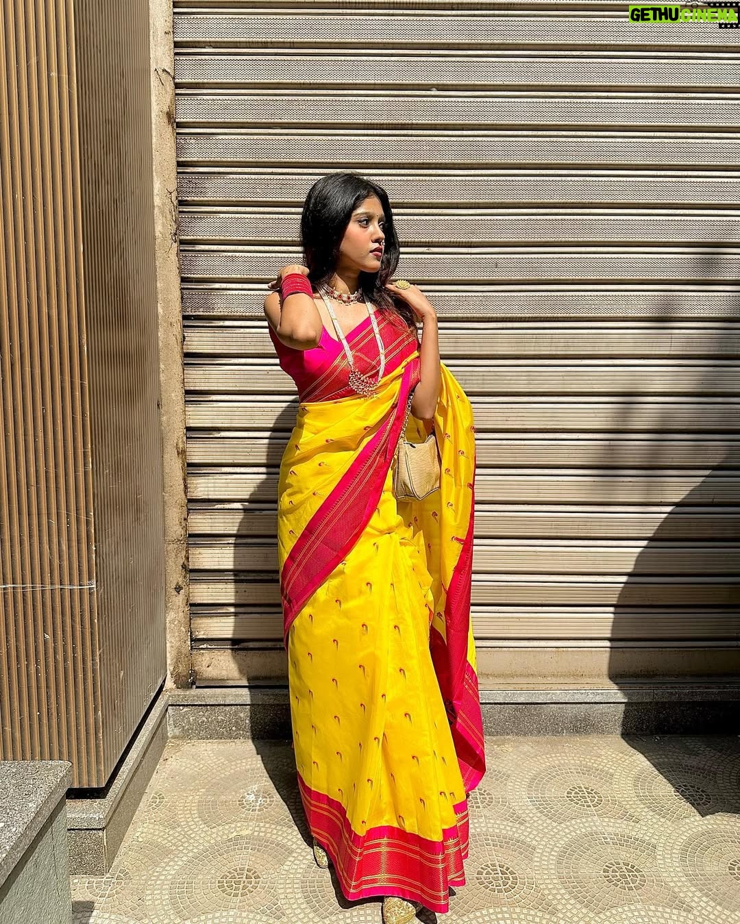 Sejal Jadhav - 18.1K Likes - दिवाळीच्या हार्दिक शुभेच्छा 🪔✨
.
.
.
📸 - @rushiyadav_ @atharva_ware_31 
.
.
.
#foryou #fyp #fypシ #diwali2023 #saree #happydiwali #traditional #traditionalwear #ootd #diwalivibes #likeforlikes #diwaliaesthetic #outfitoftheday #lookbook #fashionista #whatiwore #stylediaries #aboutalook #trendy #trending #aesthetics #theeverydayproject #instagram #instadaily #instagood #positivevibes #sejal_jadhav_17