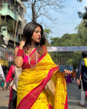 Sejal Jadhav Instagram - ą¤¦ą¤æą¤µą¤¾ą¤³ą„ą¤ą„या ą¤¹ą¤¾ą¤°ą„ą¤¦ą¤æą¤ ą¤¶ą„ą¤ą„ą¤ą„ą¤ą¤¾ šŖāØ
.
.
.
šø - @rushiyadav_ @atharva_ware_31
.
.
.
#foryou #fyp #fypć· #diwali2023 #saree #happydiwali #traditional #traditionalwear #ootd #diwalivibes #likeforlikes #diwaliaesthetic #outfitoftheday #lookbook #fashionista #whatiwore #stylediaries #aboutalook #trendy #trending #aesthetics #theeverydayproject #instagram #instadaily #instagood #positivevibes #sejal_jadhav_17