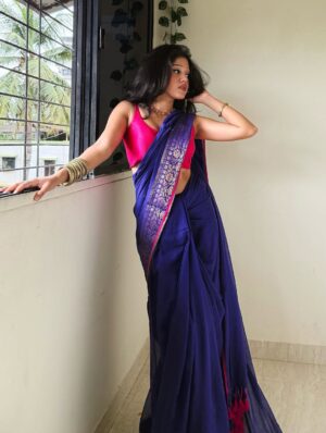 Sejal Jadhav Instagram - āMein toh saj gayi re Sajna keliyeā ššāØ
.
Saree & blouse from @suta_bombay
.
.
.
.
.
.
.
šø - @ommmadke
{ mul cotton saree, Suta Bombay, cotton saree, saree, traditional, desi girlie, bindi, chudiyan, desi fit, desi aesthetics, desi, desi core, love, old aesthetics, 90s, 90saesthetics, 90s song, vintage, trending, vintage aesthetics, reels, trending audio, songs, explore, explore page }
.
#fyp #fypć· #foryou #cottonsaree #sutabombay #mulcotton #mulcottonsaree #likeforlikes #ootd #traditional #saree #vintage #outfitoftheday #fashionista #lookbook #style #vintageaesthetics #stylediaries #aesthetic #ļ½ļ½
ļ½ļ½ļ½ļ½
ļ½ļ½ļ½ #whatiwore #theeverydayproject #instagram #instagood #instadaily #instamood #trendy #trending #sejaljadhav