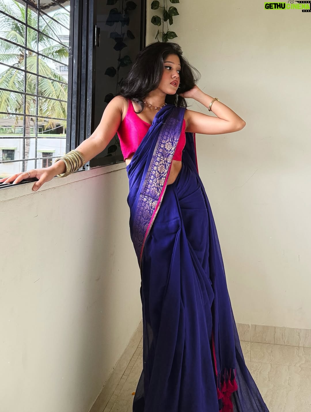 Sejal Jadhav - 11.5K Likes - “Mein toh saj gayi re Sajna keliye” 👀🎀✨
.
Saree & blouse from @suta_bombay 
.
.
.
.
.
.
.
📸 - @ommmadke 
{ mul cotton saree, Suta Bombay, cotton saree, saree, traditional, desi girlie, bindi, chudiyan, desi fit, desi aesthetics, desi, desi core, love, old aesthetics, 90s, 90saesthetics, 90s song, vintage, trending, vintage aesthetics, reels, trending audio, songs, explore, explore page }
.
#fyp #fypシ #foryou #cottonsaree #sutabombay #mulcotton #mulcottonsaree #likeforlikes #ootd #traditional #saree #vintage #outfitoftheday #fashionista #lookbook #style #vintageaesthetics #stylediaries #aesthetic #ａｅｓｔｈｅｔｉｃ #whatiwore #theeverydayproject #instagram #instagood #instadaily #instamood #trendy #trending #sejaljadhav