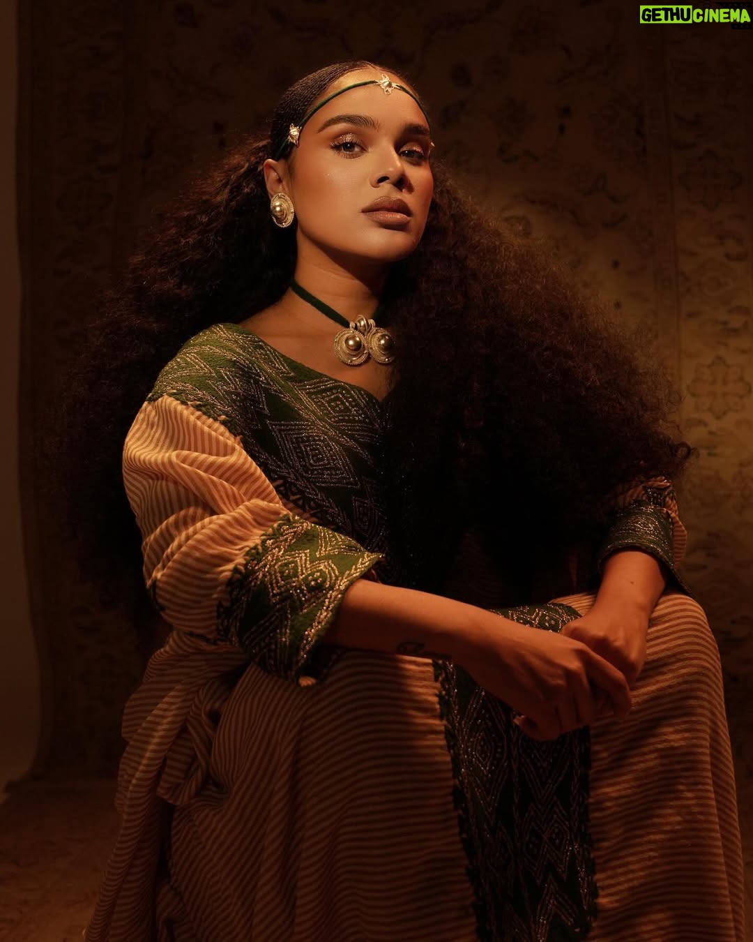 Selam Tesfaye - 58.4K Likes - Day 2 #rayaoutfit 
Habesha dress @yohanhabesha 🙏
Gobagub @evehabesha 🙏
Picture the one and only @fetil_picture 
Beautiful hair from @nesnes_humanhair 
ቁናኖ @hub_ofstyle 🙏