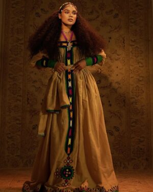 Selam Tesfaye Instagram - ንአሸንዳ በዓል እንኻዕ አብፅሐና Beautiful ashenda dress #shbshbo_habeshakemis ( 251 96 230 8826)
Hair from @nesnes_humanhair
@fetil_picture