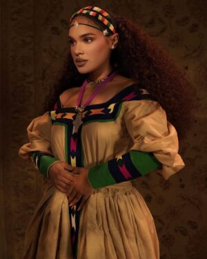 Selam Tesfaye Instagram - ንአሸንዳ በዓል እንኻዕ አብፅሐና Beautiful ashenda dress #shbshbo_habeshakemis ( 251 96 230 8826)
Hair from @nesnes_humanhair
@fetil_picture