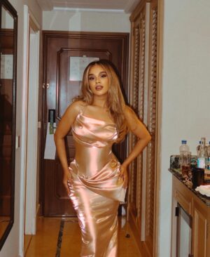 Selam Tesfaye Instagram - Eve night ☺️
.
.
Dress 👗 from @semhar_amha semuyee thank you 😊❤️