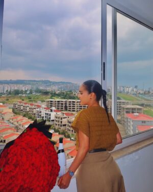 Selam Tesfaye Instagram - እግዛብሄር ትልቅ ነው።
SIP SIP…🥂
I bought a new house today 😝💃🏾💃🏾💃🏾