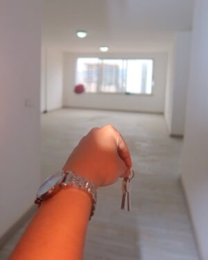 Selam Tesfaye Instagram - እግዛብሄር ትልቅ ነው።
SIP SIP…🥂
I bought a new house today 😝💃🏾💃🏾💃🏾