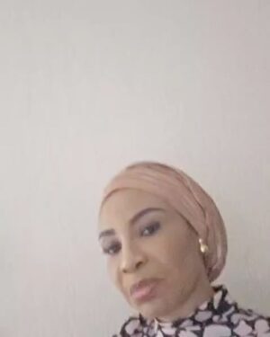 Selassie Ibrahim Instagram - Happiest birthday to a friend turned sister. As crazy as you are , I still can’t love you less. It’s my prayer that Jehovah meets you at the point of your needs .He’s changing the narrative and cannot fail you @fareidasinare love you keke❤️❤️🎂🎂🎂 keeeemalamalmalaaa😜😜