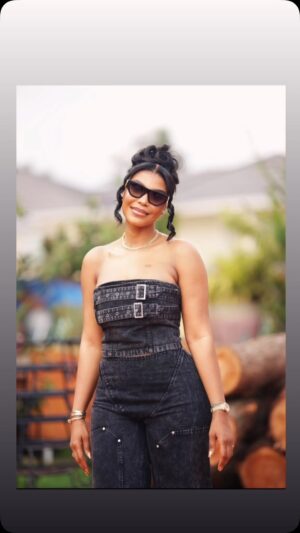 Selassie Ibrahim Instagram - SILovers, please help me wish this troublesome sister of mine a blessed birthday @impeccable_sena May Jehovah set a table before you in the presence of your enemies. Enjoy the day to the fullest girl( Senaganyo) love basaaa❤️❤️❤️❤️🎂🎂🎂
