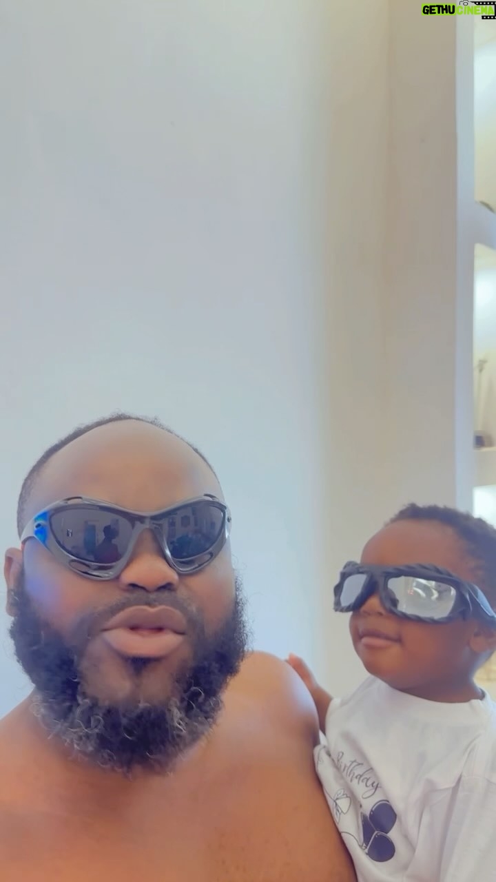 Selly Galley - 9.9K Likes - Our household is quite a crazy one mostly 😄
Good morning! 
@prayetietia @thefiawootwins
#TsutsuuAndDaddy🥰 #daddymoment