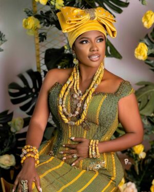 Selly Galley Instagram - NEHO 🙌🏻!! The Modern ewe bride @rhythmsondarunway
SELINA BEB @selinabeb in collaboration with QUOPHI AKOTUAH @quophiakotuahghana, proudly presents AWARESO- The Traditional Ghanaian Bride campaign!
This dazzling new collection showcases kente gowns paired with intricate, historically-rich, stunning beads. A careful selection of beads including trade beads, Aggry beads, Krobo beads and coral beads have resulted in a sensational collection you will love to own.
Our mission is to inspire future traditional brides to proudly embrace our heritage and be “Adorned in Tradition!” With AWARESO, we demonstrate the exquisite way that our local beaded jewelry perfectly complements modern kente gowns. Future traditional brides can look forward to looking regal, divine and truly beautiful in our iconic pieces.
With love, dedication and research, we crafted the pieces in this campaign and we’re thrilled to share them with you! Explore the collection and experience the beauty of Ghanaian tradition.
Accessories: @selinabeb
Outfit: @quophiakotuahghana
Hair: @the_hair_counsellor
Makeup: @the_maidens_beauty
Decor: @lamore_bella_events
Videographer: @grandeaglemotion
Photographer: @primestudios_wbp
Runway photos @k2pixels
Fabric: @revelation_lines
Heels @shoezonegh
#SelinaBeb #QuophiAkotuahGhana #SellyGalley #EweBride #GhanaBride #Ewe #Kente #Collaboration #Awareso #Beads #Ghana #GhanaianBeads #GhanaianTradition #TraditionalMarriage #BeadsOfCulture
