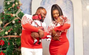 Selly Galley Instagram - From our family to yours, May the blessings of Christmas shine upon you and your family and light up your new year with success and good health.
Happy holidays ♥️♥️♥️
#theFiawoos #Family #christmas #holidays