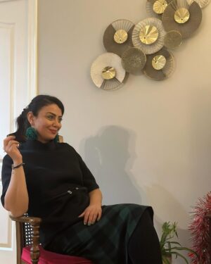 Shabnam Farshadjoo Instagram - Happy 2024 ✨💫🌟 Be nice this year 🤞😄