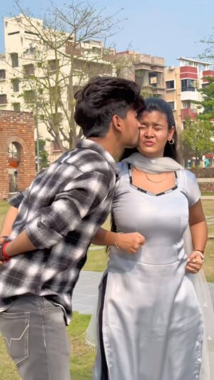 Shabnam Layek Instagram - Ye kiya tha 🤭🤭 #layekfam #prashulovers #prasvcreation