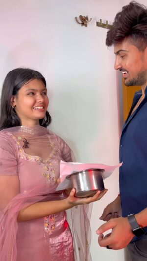 Shabnam Layek Instagram - Ye kahan se aagya 😭 #layekfam #prashulovers #prasvcreation