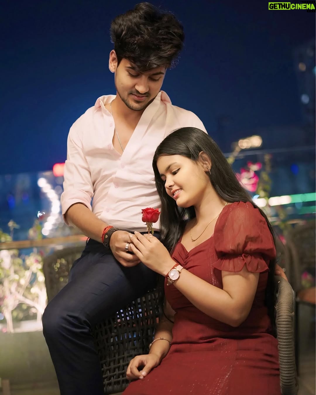 Shabnam Layek - 525.3K Likes - Happy Valentine Day Goluaa 🥰❤️ 

📸:- @liton_sarkar__ 

#layekfam #prashulovers #prasvcreation